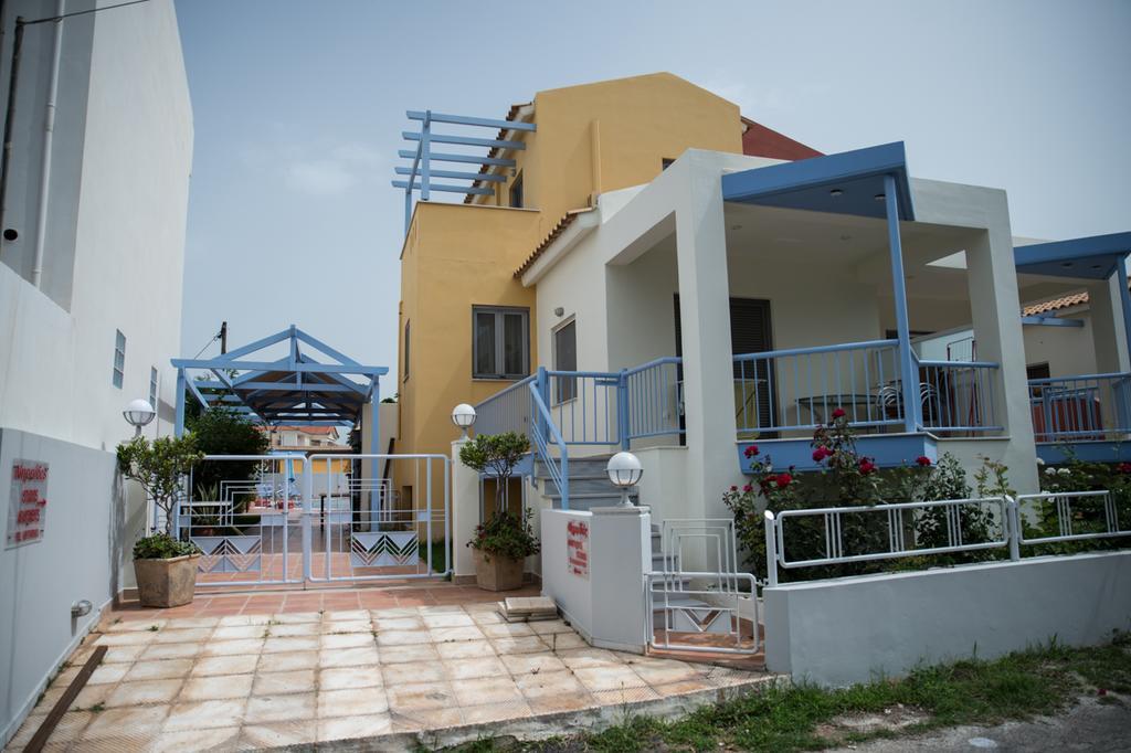 Ferienwohnung Niriides Kyparissia Exterior foto